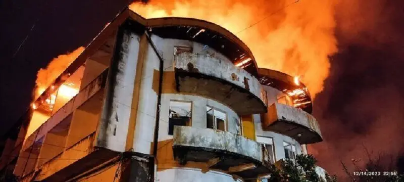 ماحرای آتش سوزی هتل تاریخی در انزلی