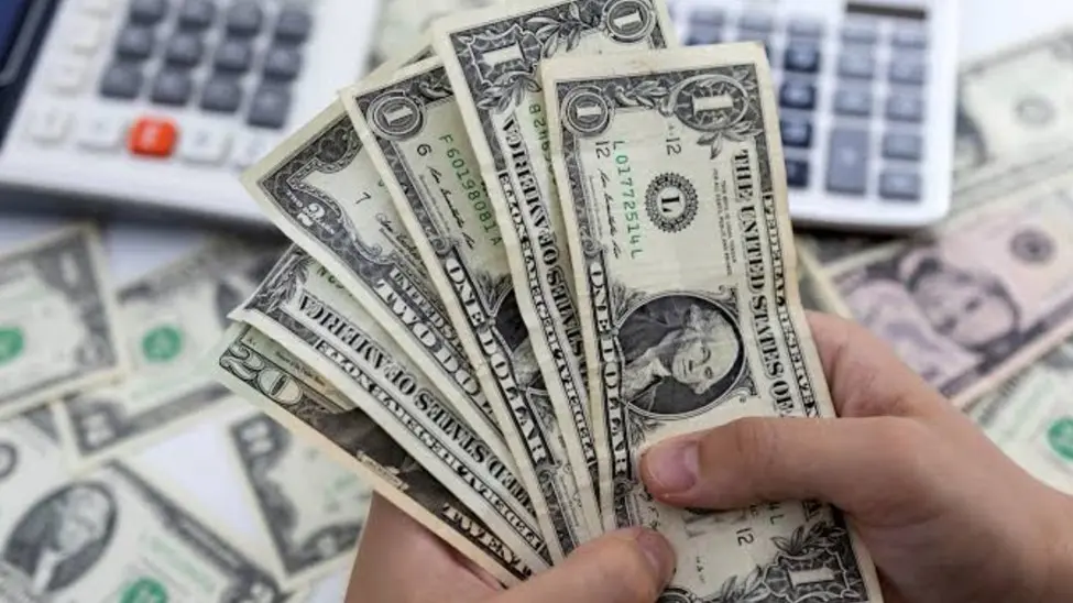 دلار؛ حساسیت بالا به تحولات سیاسی و سیاستهای ارزی