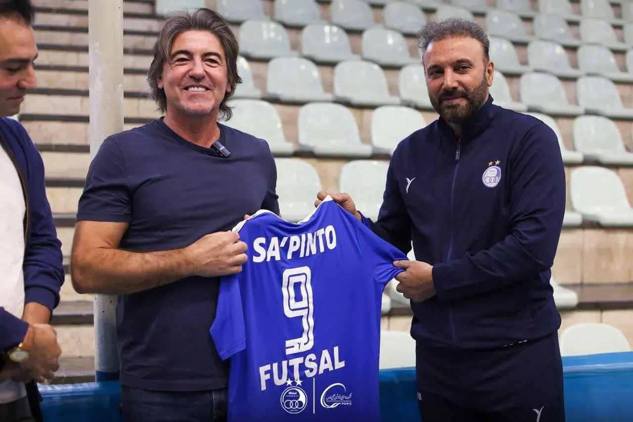 سرمربی استقلال در کنار اسطوره +عکس