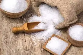 عواقب بسیار خطرناک حذف کامل نمک از غذا | چرا باید نمک بخوریم؟