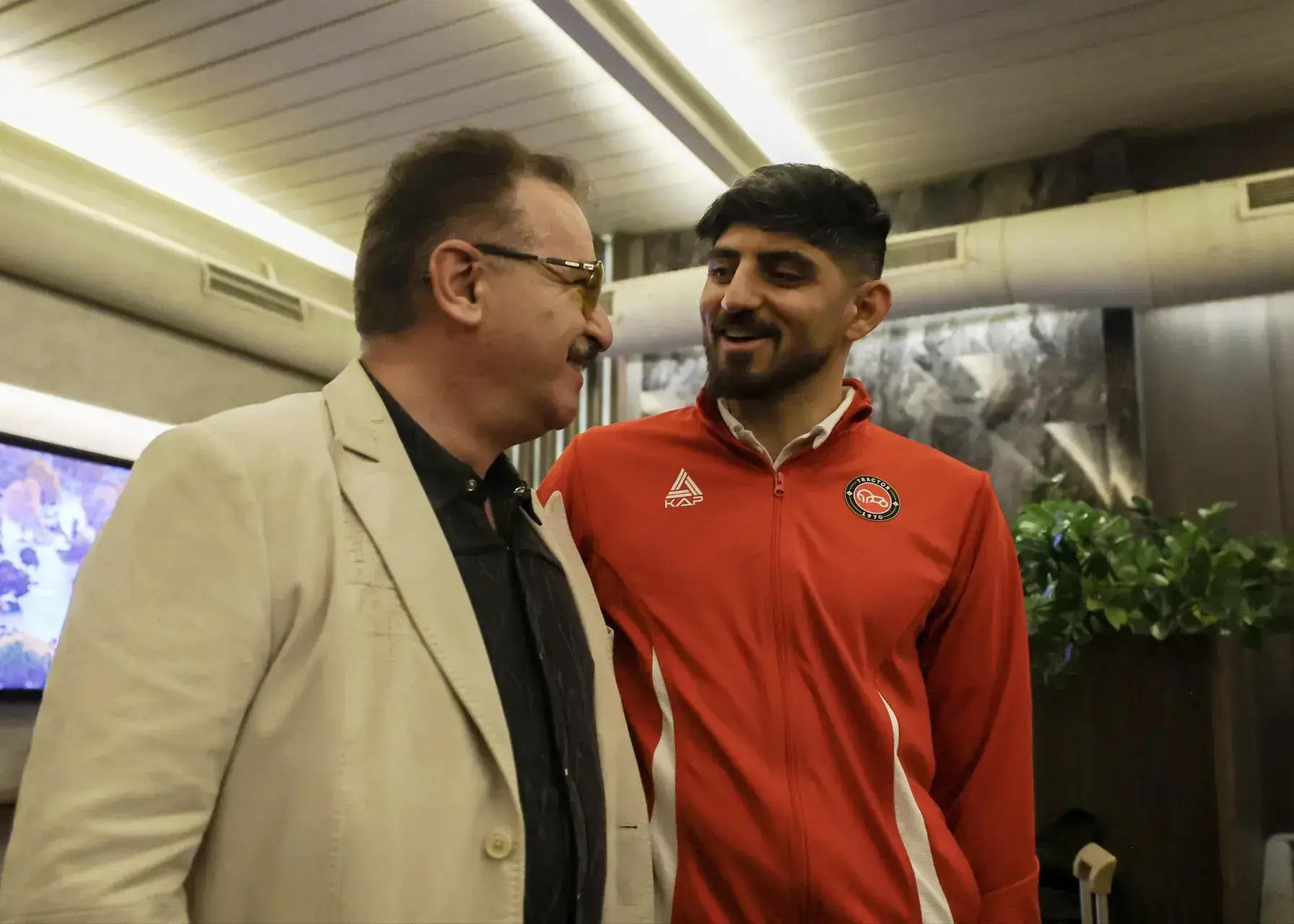 79b82aac-9945-47f7-9fa6-41c370eef3d2