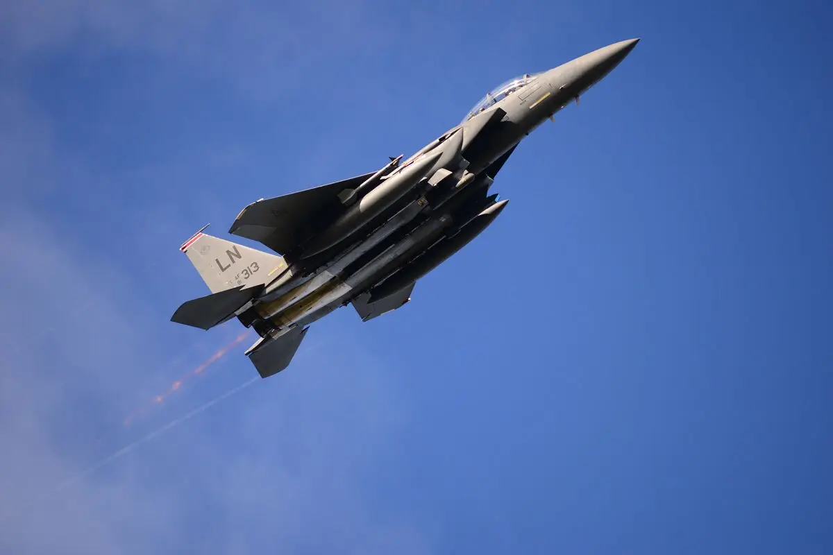 F15 بهترین هواپیمای جنگنده جهان است؟