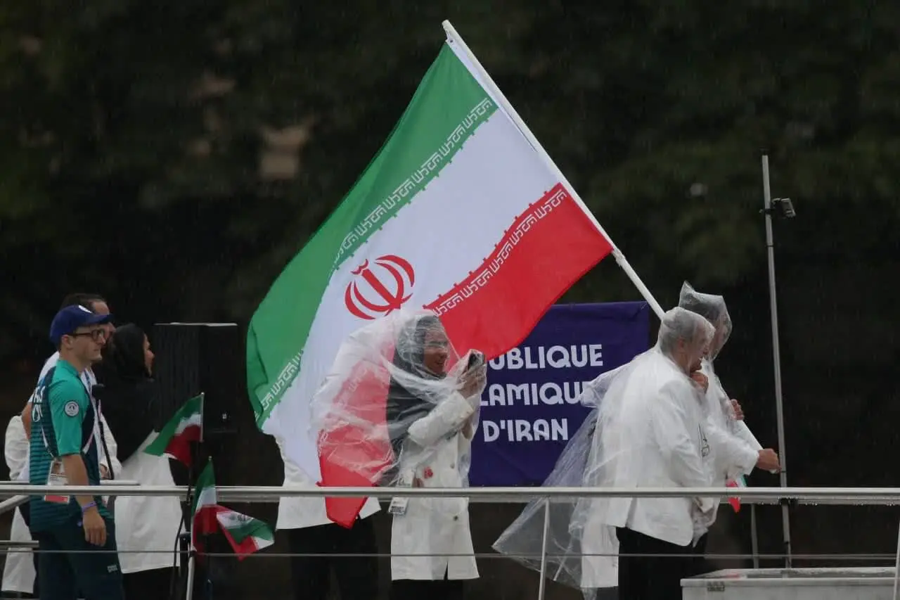 رژه کاروان ورزشی ایران روی رود سن/حواشی مراسم افتتاحیه المپیک پاریس ۲۰۲۴