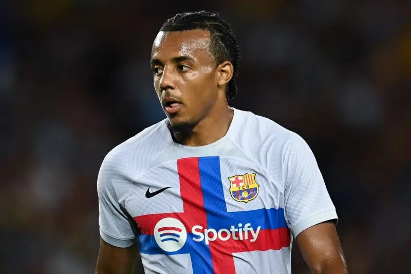 سرقت از خانه مدافع بارسلونا 