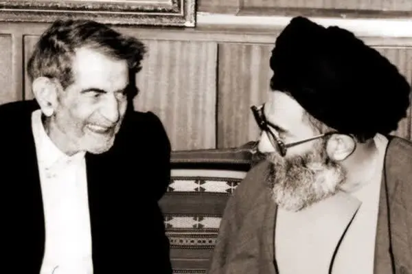ببینید| اولین باری که آیت‌الله خامنه‌ای شعر «علی ای همای رحمت» را شنیدند