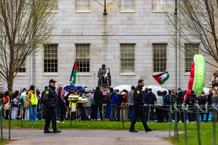 اهتزاز پرچم فلسطین در هاروارد