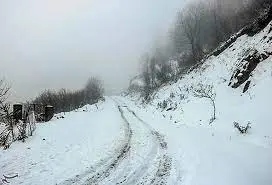 بارش برف سنگین جاده چالوس را برای سه روز مسدود کرد