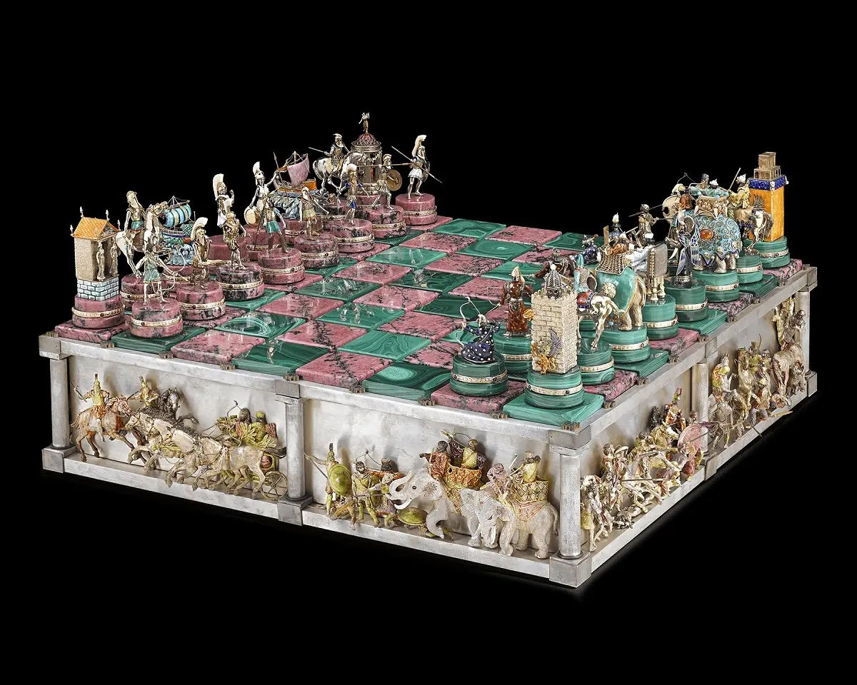 ست شطرنج میلیاردی که با الهام از جنگ ایرانیان و مقدونیه ساخته شد