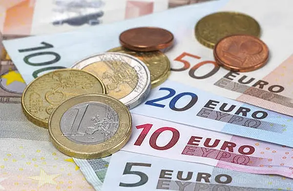 قیمت دلار و یورو امروز دوشنبه ۳ اردیبهشت ۱۴۰۳ + جدول