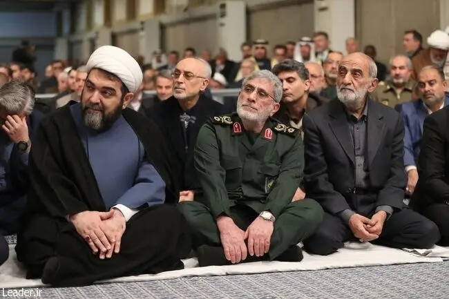تصاویر فرماندهان بلندپایه سپاه در حسینیه امام خمینی 