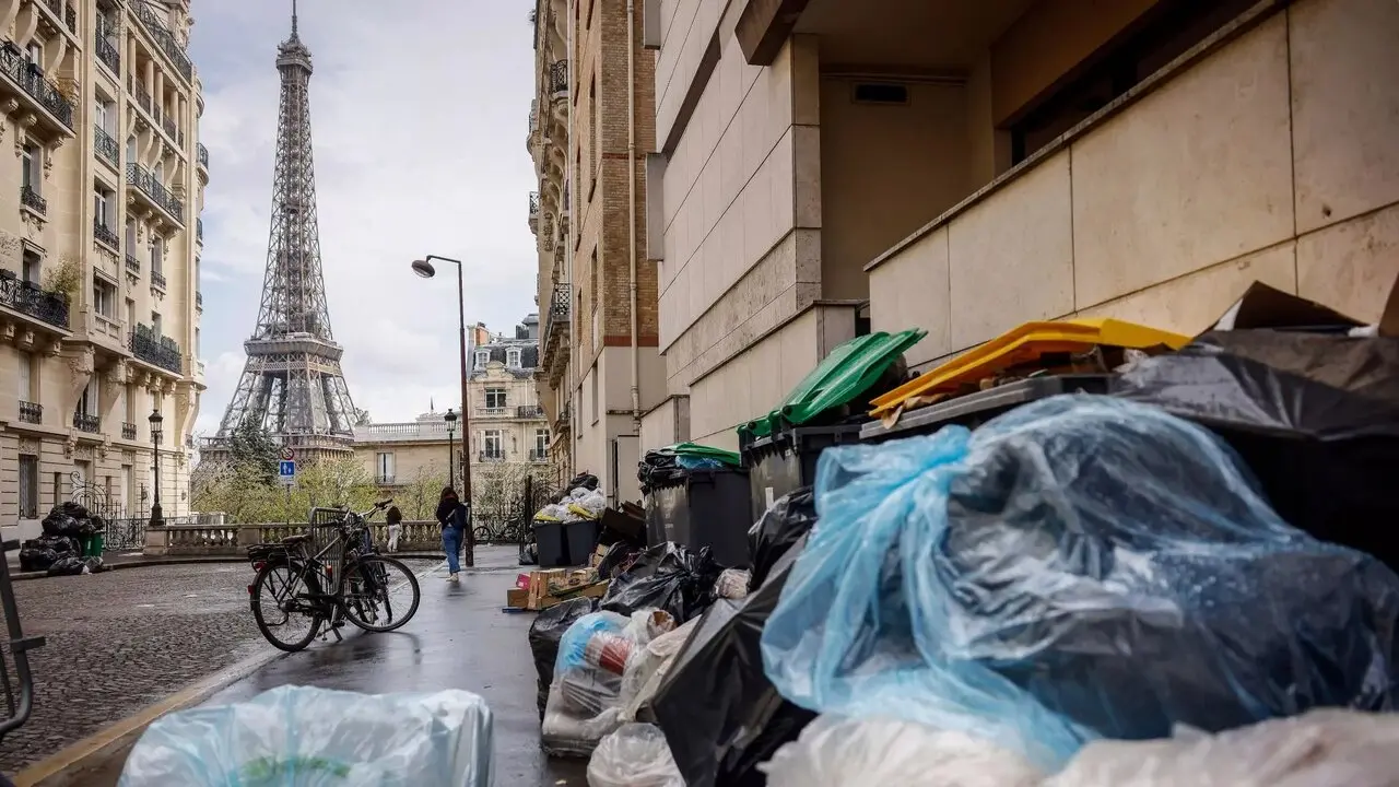 پاریس با چیزی که فکر می‌کنید فرق دارد | چالش زباله در شهر نور
