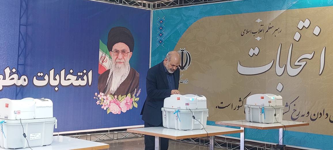 مرحله دوم انتخابات مجلس دوازدهم| حضور مردم پای صندوق های رای در ۱۵ استان