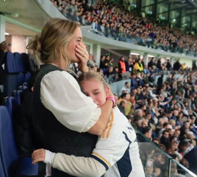  اشک خواهر و مادر ستاره رئال مادرید درآمد