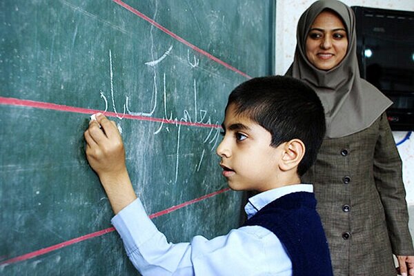 افزایش حقوق این معلمان رسمی شد