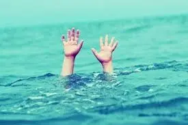 غرق شدن مرد جوان به خاطر نجات یک کودک | کودک زنده ماند؟