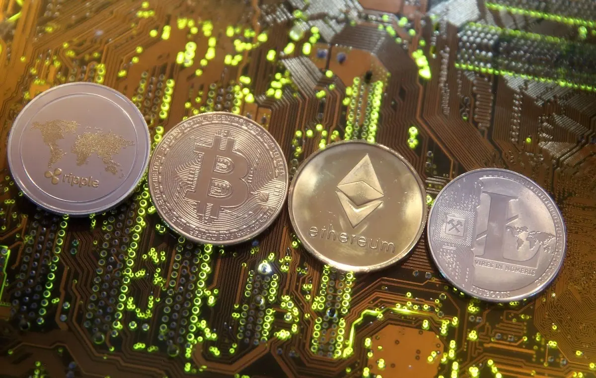 قیمت بیت کوین و ارز‌های دیجیتال امروز دوشنبه ۷ اسفند ۱۴۰۲ + جدول