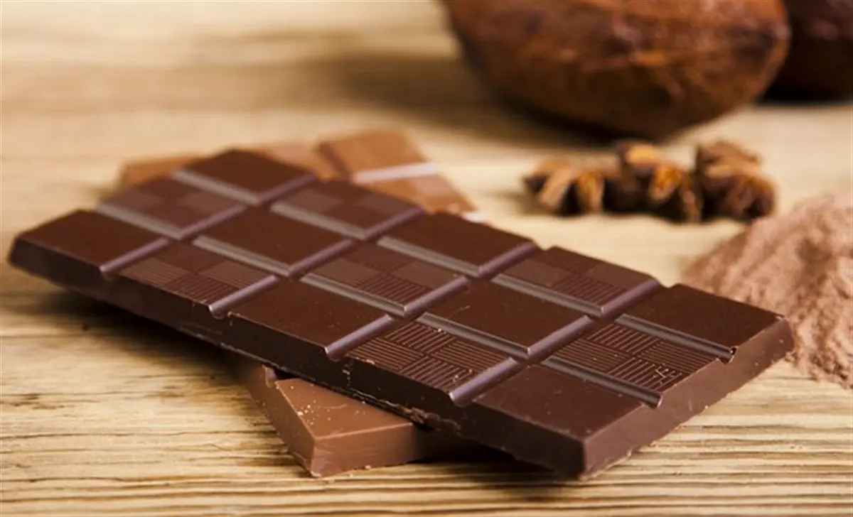 شکلات تلخ یا شکلات شیری؛ کدامیک برای سلامتی مفیدتر است؟