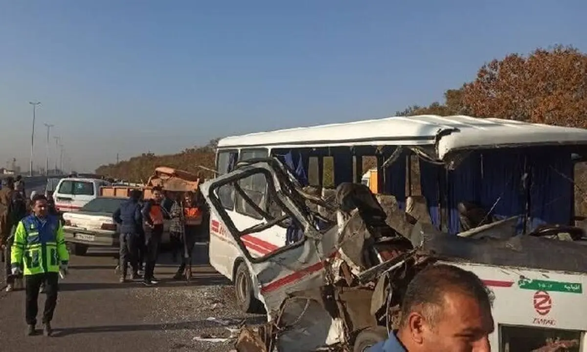 واژگونی مینی بوس با ۱۷ مصدوم در کرمانشاه
