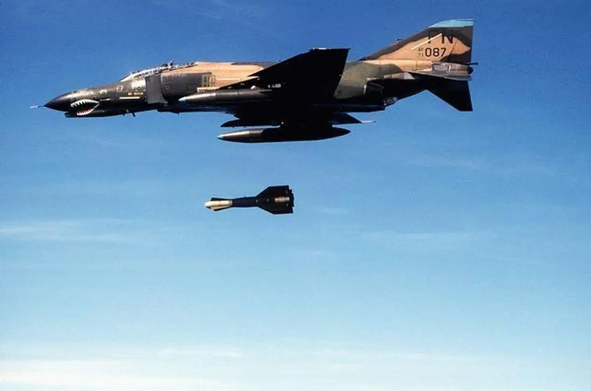 بُمب هوشمندی که در رزمایش اخیر شلیک شد 