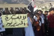 آتش در خودروی نیروهای سعودی به دست قبایل یمنی 