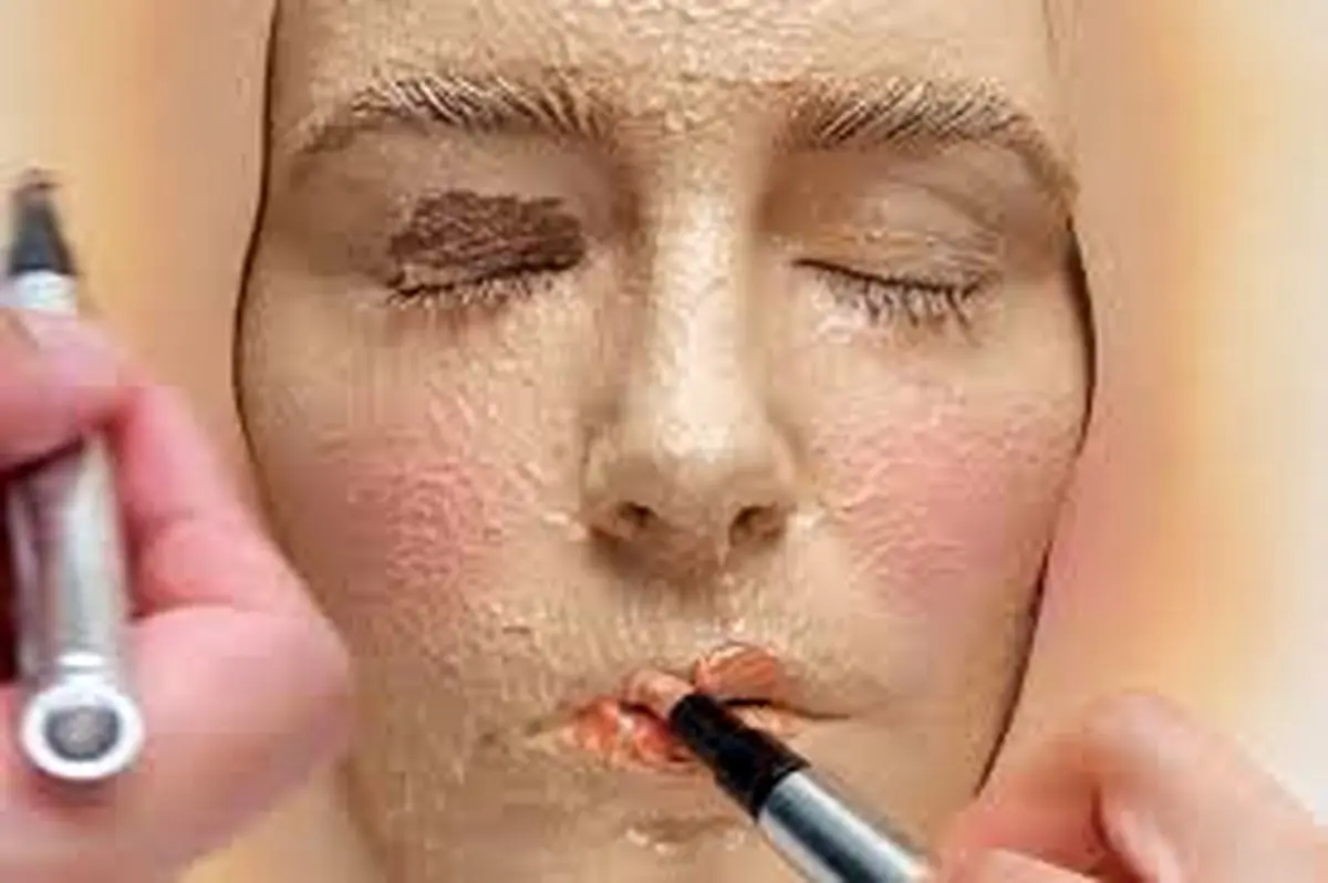 عوارض خطرناک استفاده از رژلبهای قاچاقی