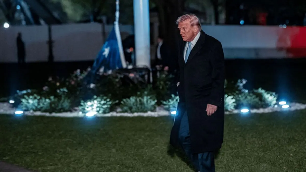 واکنش ها به پرچم واژگون آمریکا در کاخ سفید