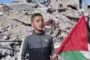 اهتزاز پرچم فلسطین بر ویرانه‌های غزه/فیلم