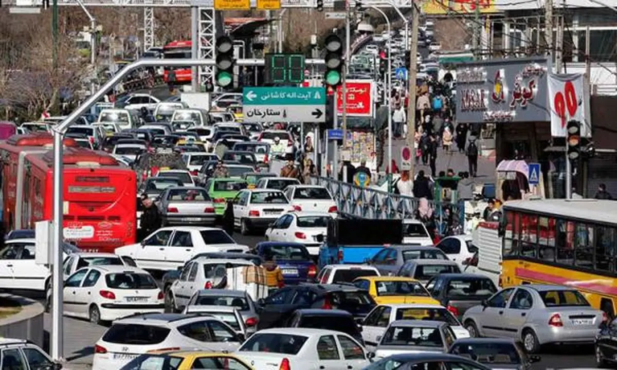 ترافیک صبحگاهی در مسیر نواب و بزرگراه همت/ حجم بالای ترددها در معابر پایتخت