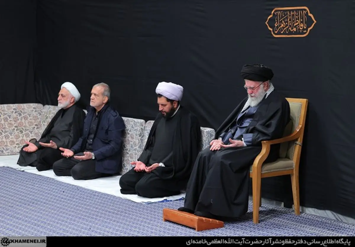 پزشکیان در کنار رهبرانقلاب در شب اول فاطمیه