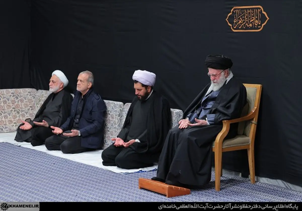پزشکیان در کنار رهبرانقلاب در شب اول فاطمیه