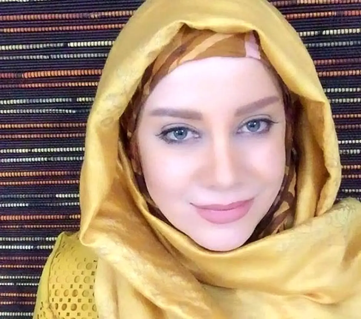 شراره رخام در کنار خواهران منصوریان /عکس