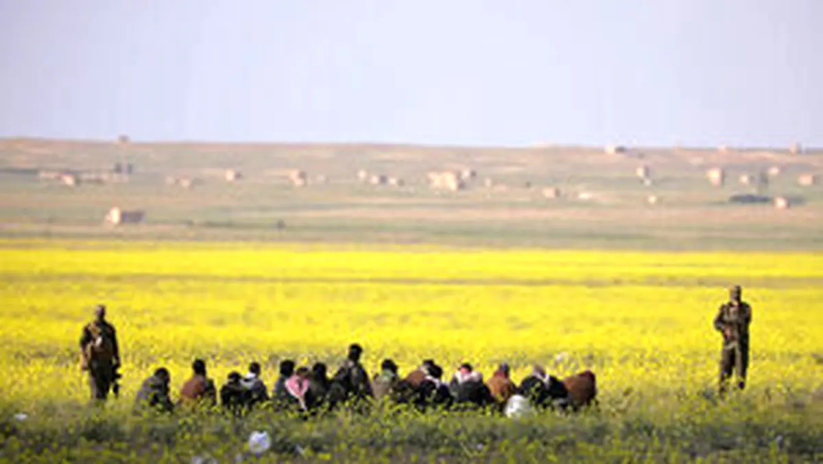 
خروج نیروهای ترکیه از یک پایگاه نظامی در شمال شرق سوریه
