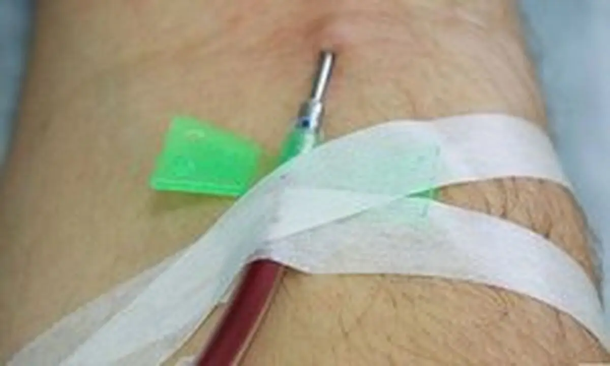  خون گیری مشکوک از دانش آموزان دختر یک مدرسه +عکس 