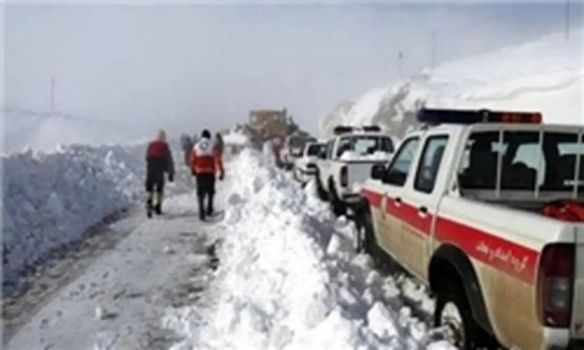 بارش برف و باران در جادههای 11 استان کشور