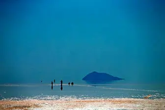 خشکی دریاچه ارومیه زندگی ۵ میلیون نفر را تحت تاثیر قرار می دهد