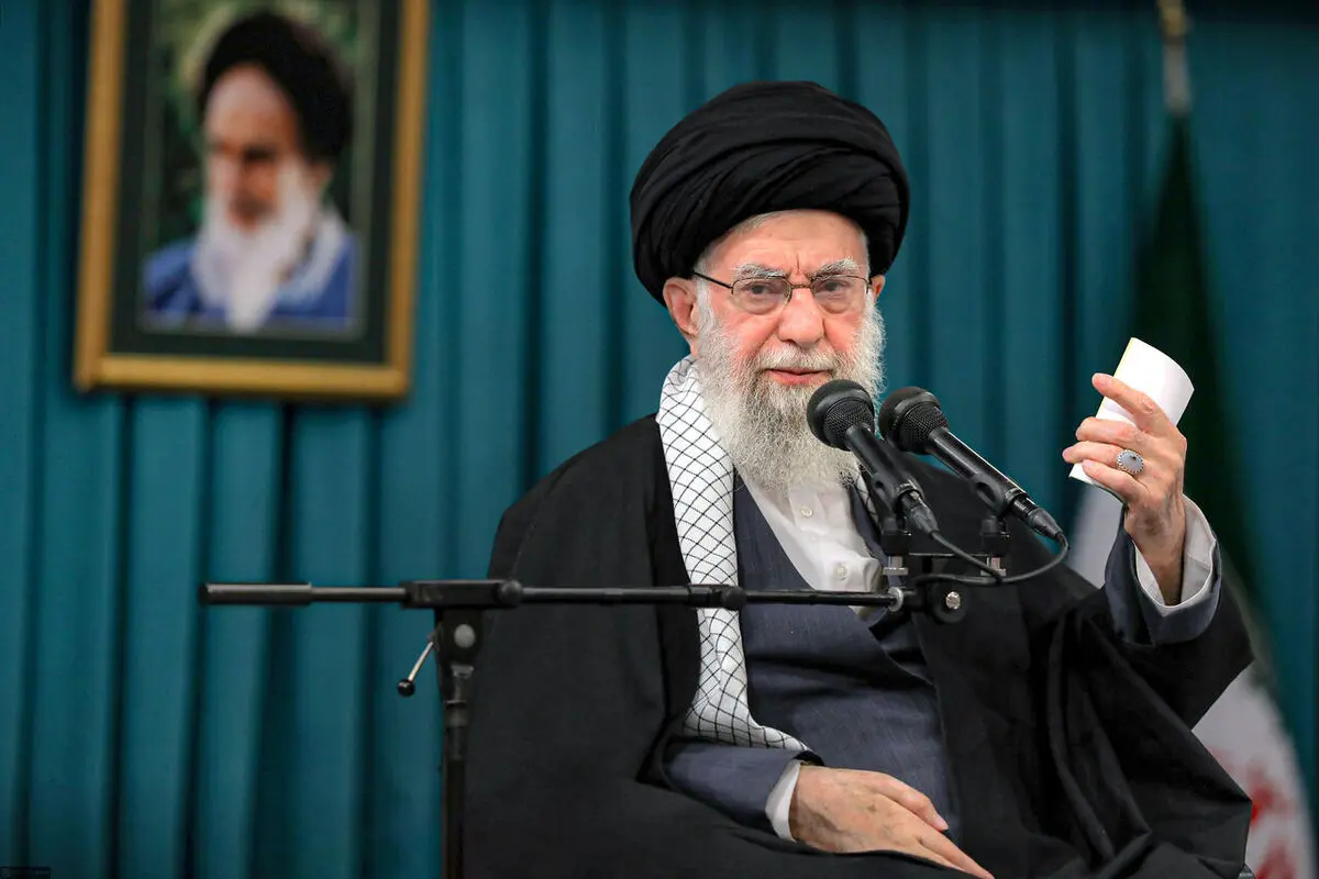 تحلیل مهم رهبر انقلاب از حوادث اخیر / ما بازار را خوب می‌شناسیم / بازاری وقتی می گوید نمی‌توانم کاسبی کنم، راست می گوید