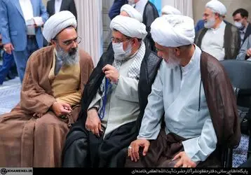 جمعی از مبلغان و طلاب حوزه‌های علمیه با رهبر انقلاب دیدار کردند