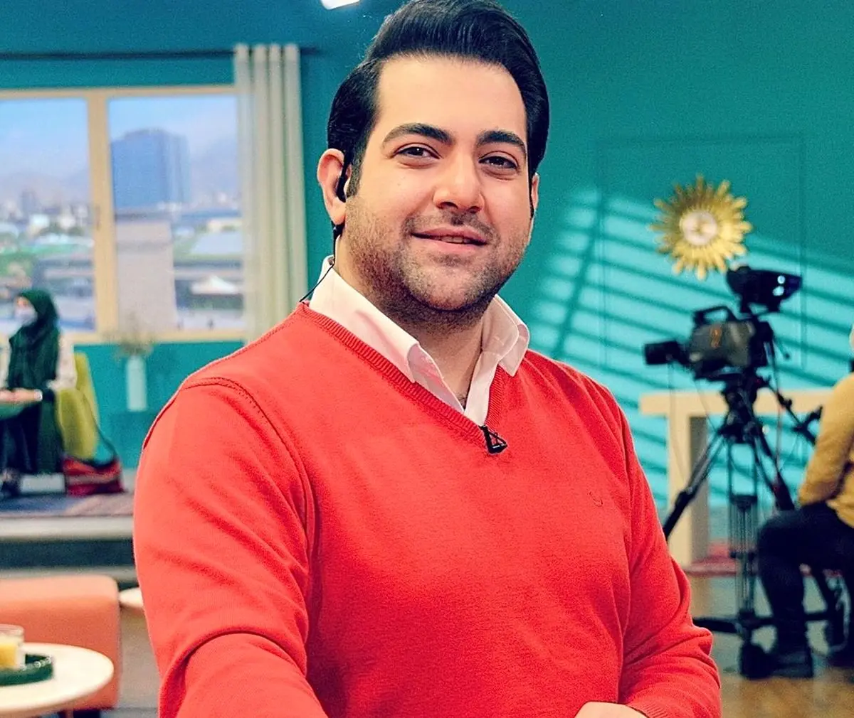 ماسک زدن به سبک مجری مشهور تلویزیون/ عکس