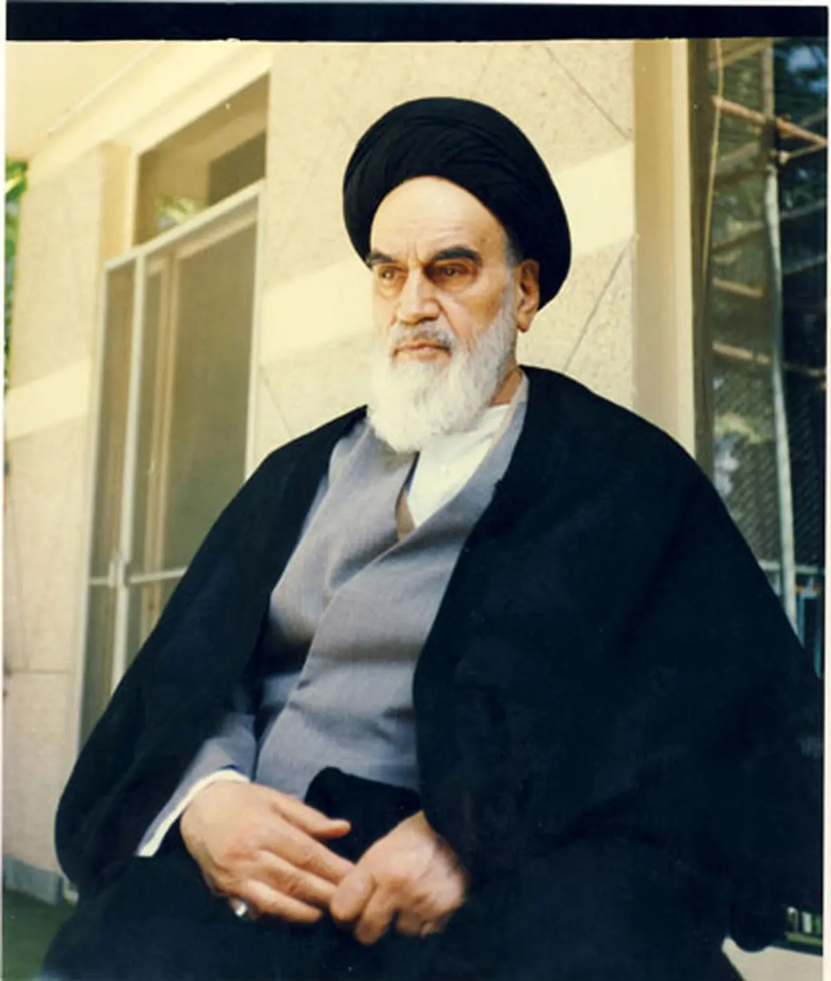 امامخمینی(ره) چه گروههایی را از ورود به عرصه "سیاست" منع کرد؟