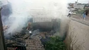 
آتش سوزی 2 خانه در املش
