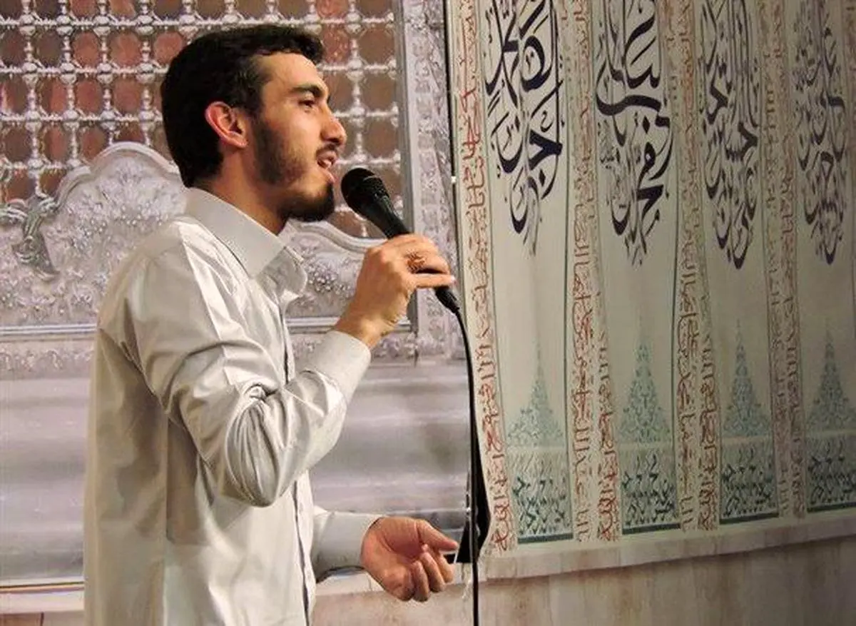 مولودی خوانی زیبای مهدی رسولی در جشن ولادت امام حسین(ع)/ فیلم