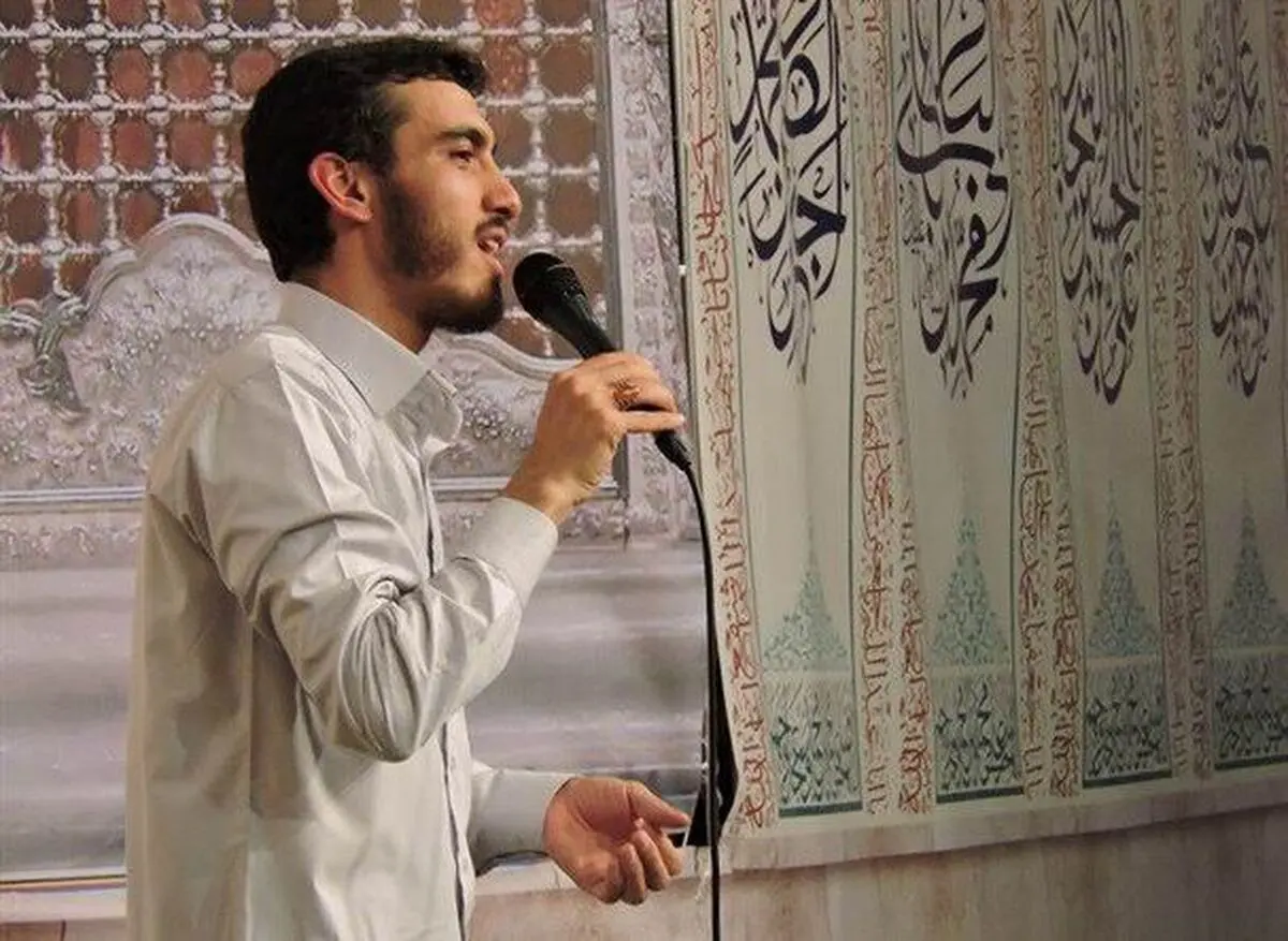 مولودی خوانی زیبای مهدی رسولی در جشن ولادت امام حسین(ع)/ فیلم