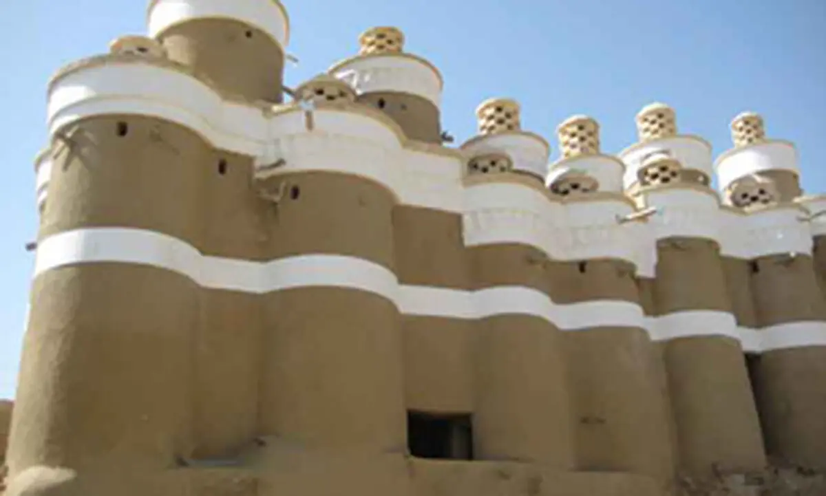 
مرمت برج کبوترخانه ده قلوی زیباشهر مبارکه اصفهان

