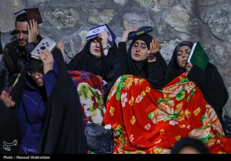 شب قدر در کهف الشهدا/ گزارش تصویری