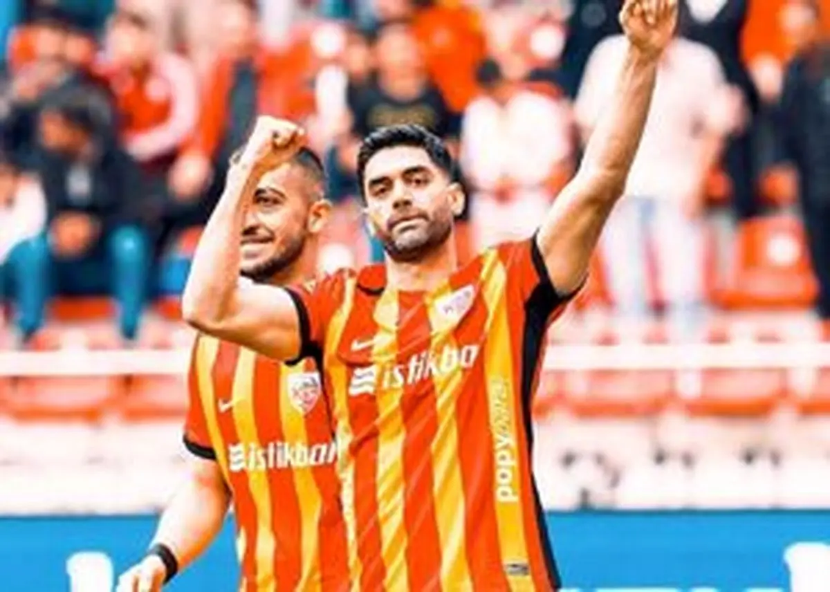 علی کریمی، هافبک پیشین استقلال به سپاهان پیوست؟