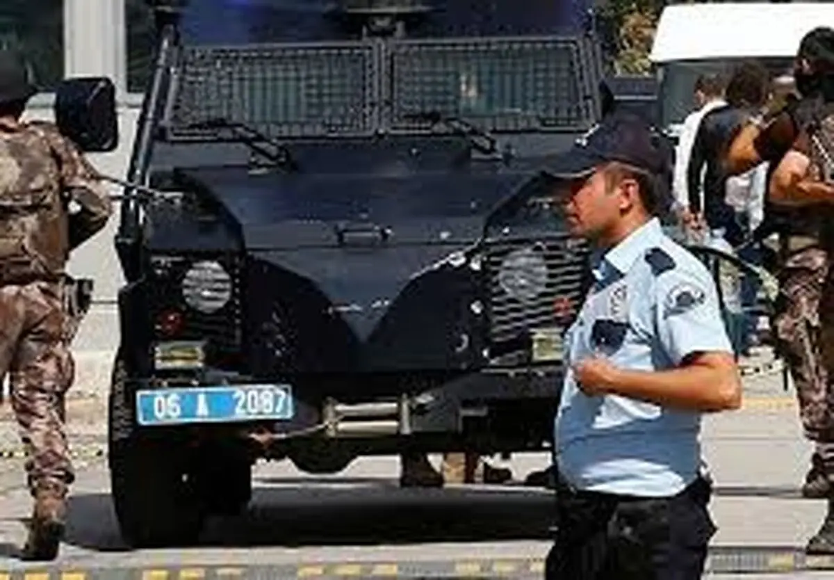 کتک خوردن شدید فرد دستبند به دست توسط پلیس آمریکا