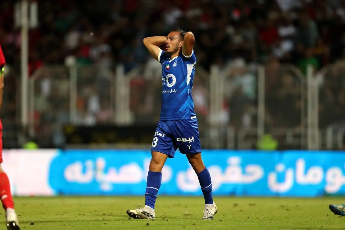ملیپوش استقلال پیراهن یک تیم دیگر را پوشید!