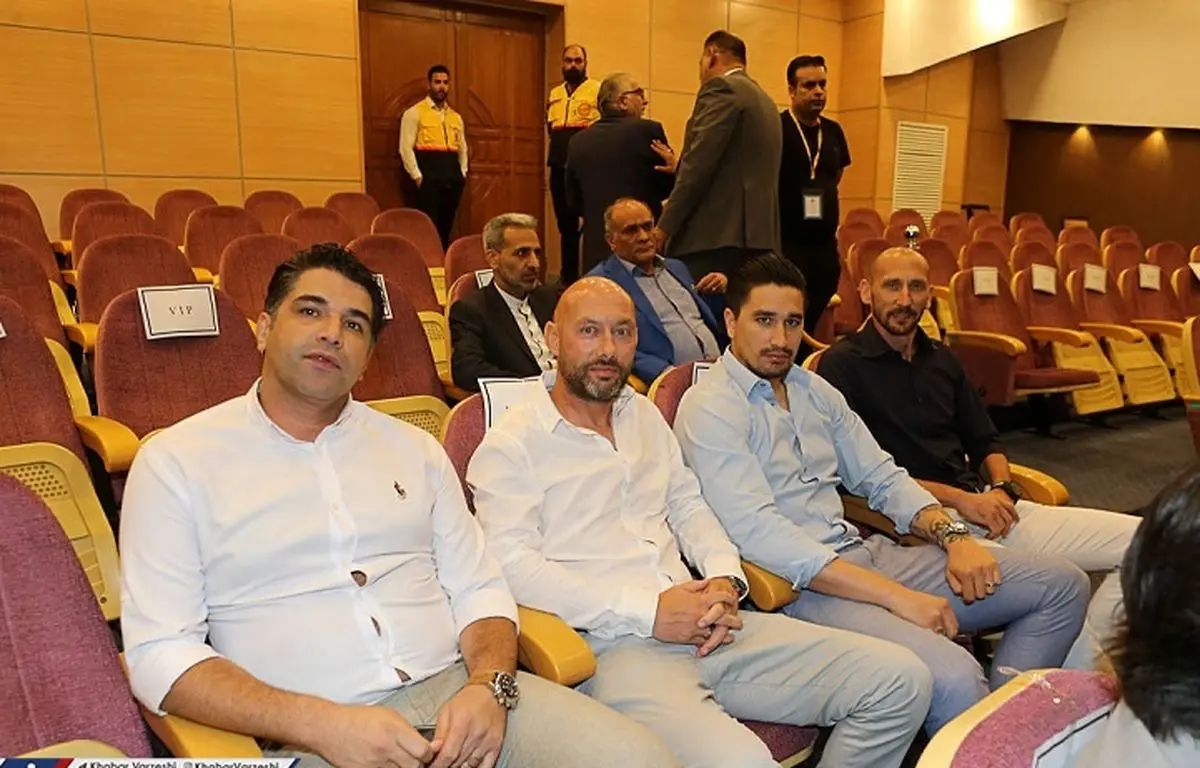 مربی آینده استقلال با هشتگ انتخاب می‌شود