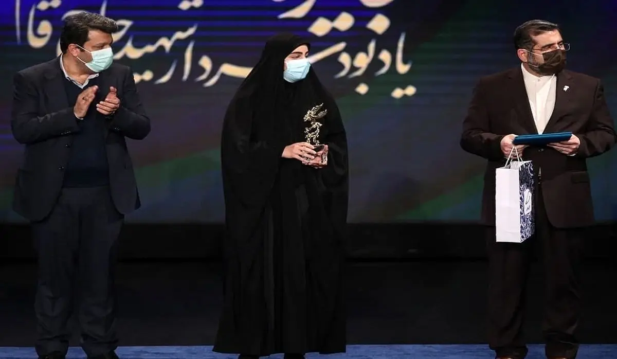 تشکر زینب سلیمانی از هادی حجازی فر در حاشیه اختتامیه جشنواره فجر+ فیلم