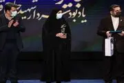 تشکر زینب سلیمانی از هادی حجازی فر در حاشیه اختتامیه جشنواره فجر+ فیلم